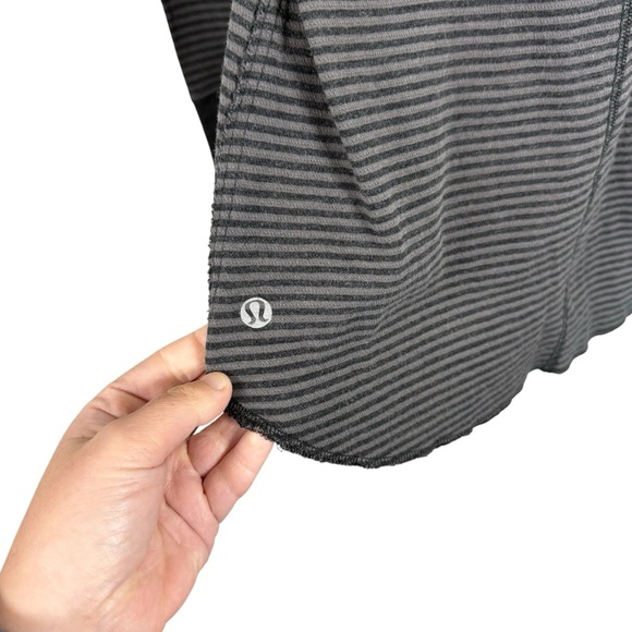 Lululemon Women’s Open Your Heart Reversible Long Sleeve Black/Grey 6 - Picture 7 of 8
